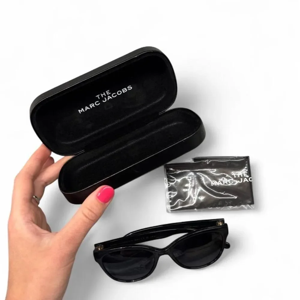 The Marc Jacobs Women's Black Cat Eye Sunglasses Brand New